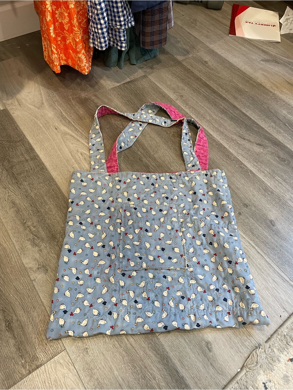 Handmade quilted 🪿 in hats tote bag!